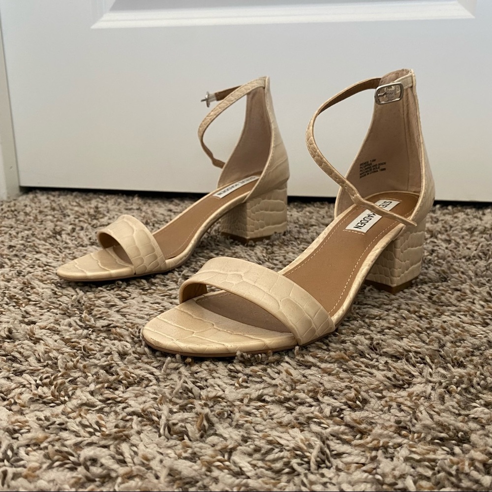 Block heel, tan snake pattern Steve Madden shoes 7.5